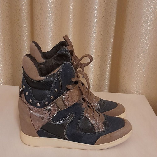Voi&Noi sneakers boots like new, blue suede, hidden platform, size 39