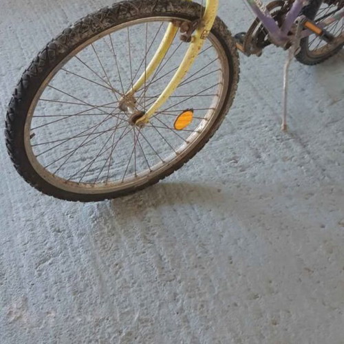Bicycle used for beautiful rides, men's