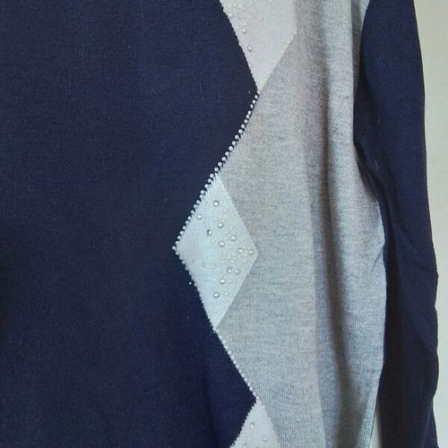 Blue warm sweater with front design like new, size XL