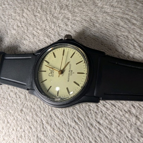 Set of 2 vintage O&O and Hollywood Polo Club watches like new