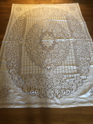 Vintage ecru tablecloth 150x200cm machine lace used