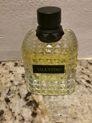 Valentino Donna Born in Roma Yellow Dream 100 ml perfume like new