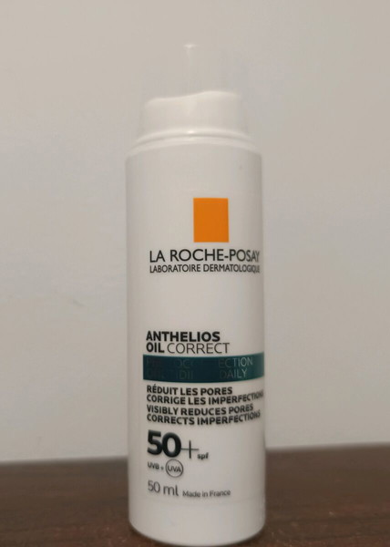 La Roche Posay Anthelios Oil Correct