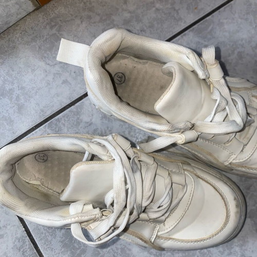 White athletic shoes with double sole used, size 37
