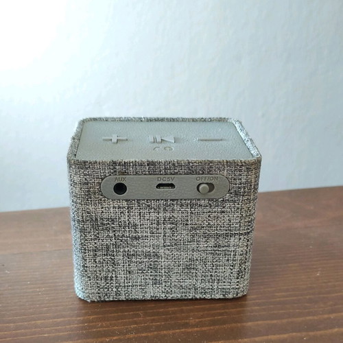 Creative Nuno Micro speaker used, Bluetooth and USB