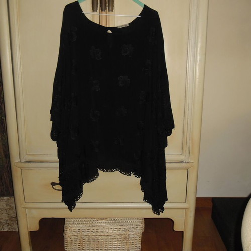 Black appliqued tunic blouse, free size, made in Italy