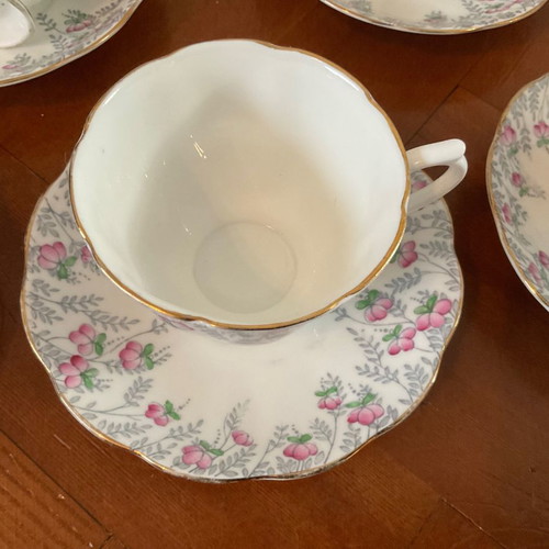 Royal Albert tea set 1940, like new, 12-piece bone china