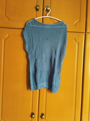 Machine-knit sleeveless blouse, blue, size S
