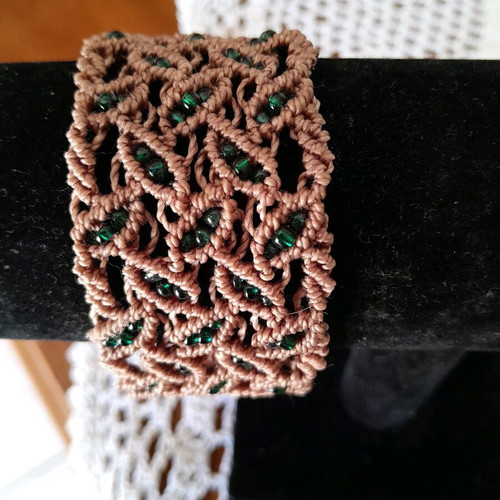 Macrame bracelet like new