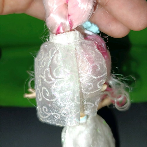 Shopkins Bridie doll used, 2017 wedding party bride figure