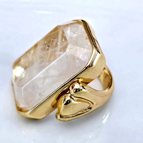 Women's ring new with natural crystal, massive, jewelry alloy