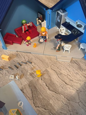 Playmobil Family Fun Modern House 70219 used with box