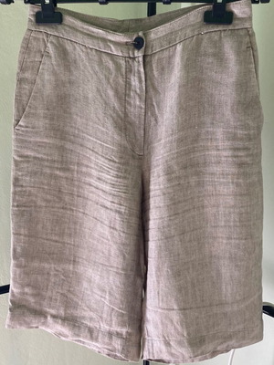 Massimo Dutti Women's Linen Bermuda Shorts like new, beige