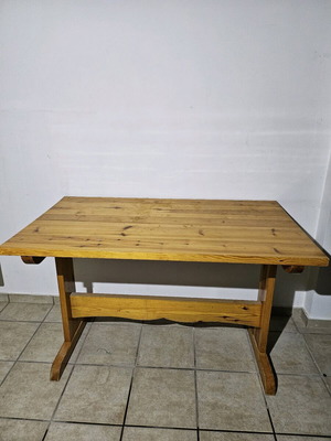 Table made of solid Swedish wood used, natural light finish