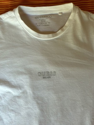 Guess white t-shirt like new, size M