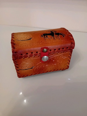 Leather box like new