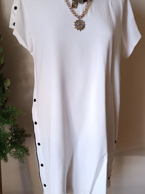 Karl Lagerfeld dress size 44 white like new with side slits