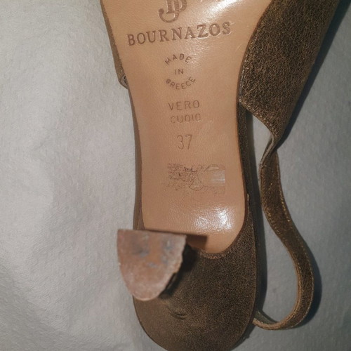 Pumps new size 36 gold leather