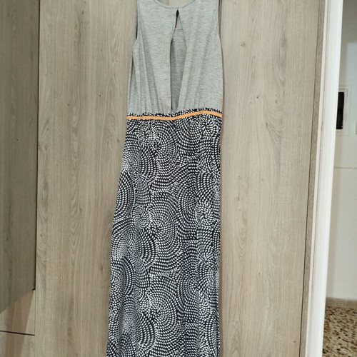 Maxi dress like new with grey top and black-and-white geometric skirt