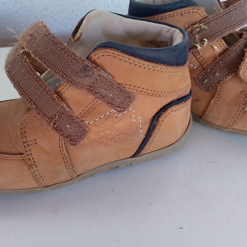 Kickers children's shoes like new