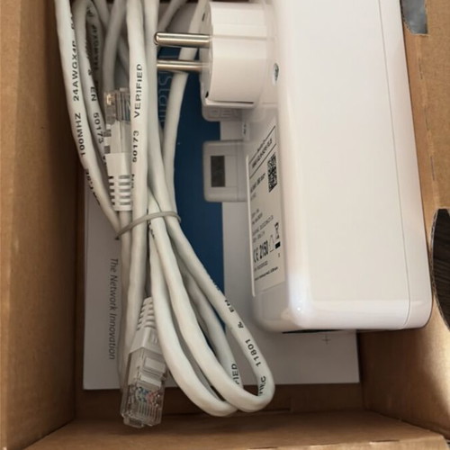 Devolo dLAN 550 Duo+ Single Powerline with 2 Ethernet ports and passthrough socket unused