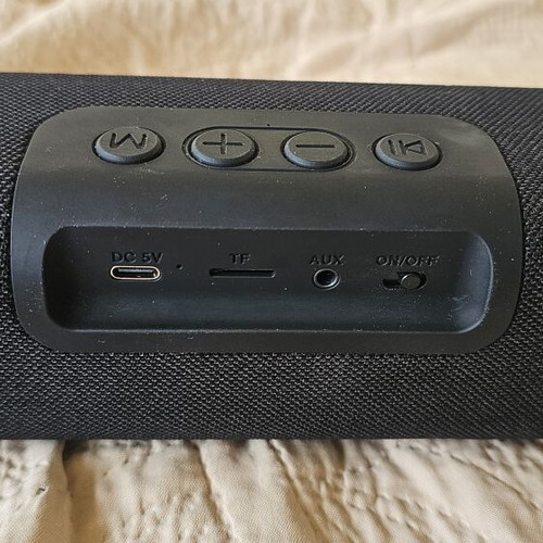 Bluetooth speaker like new with Micro SD and hands-free