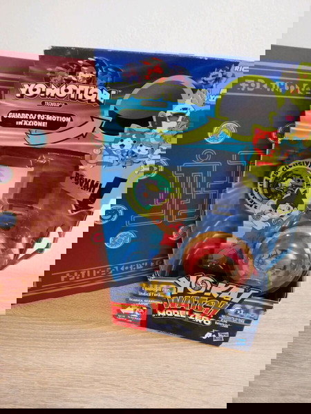 Λοτ σφραγισμενο Yo Kai watch + αλμπουμ με 56 καντραν-μάρκες