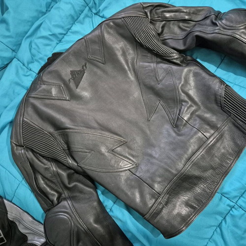 Roleff leather motorcycle suit with ixs pants like new