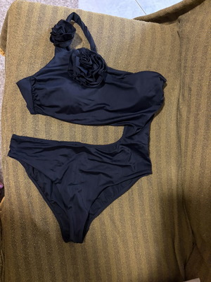 One-piece swimsuit like new, black, size XXL