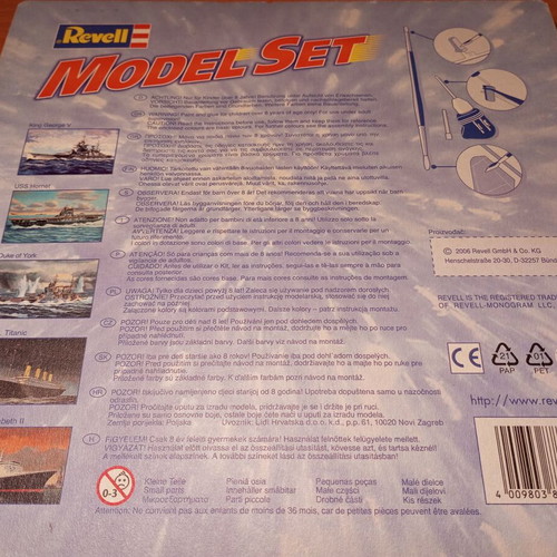 Revell model ship set with 4 ships and painting accessories