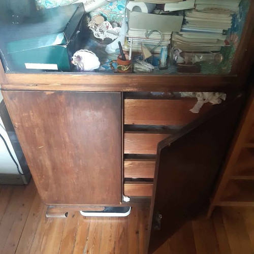 Drawer cabinet with display case