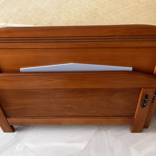 Wooden single bed with pull-out second bed, 2 mattresses and bedside table