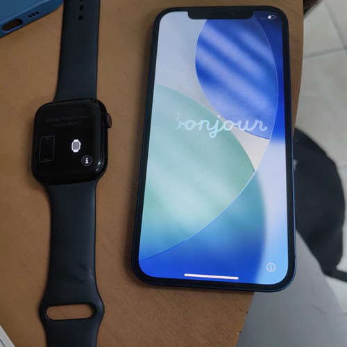 iPhone 12 and Apple Watch SE 2nd Gen cellular