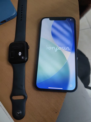 iPhone 12 and Apple Watch SE 2nd Gen cellular