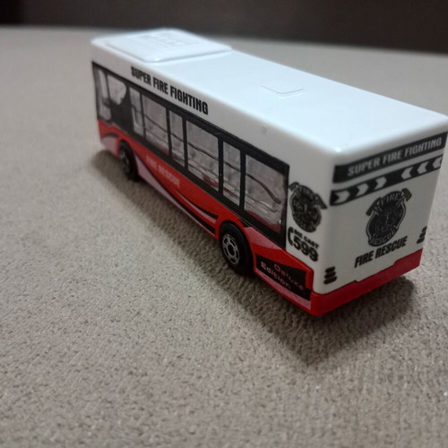 Toy bus small like new, collectible