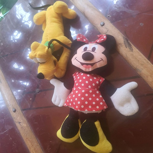 Minnie and Pluto figures like new