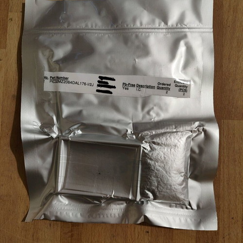 PIC32MZ2064DAL176-I/2J new, pack of 2 pieces