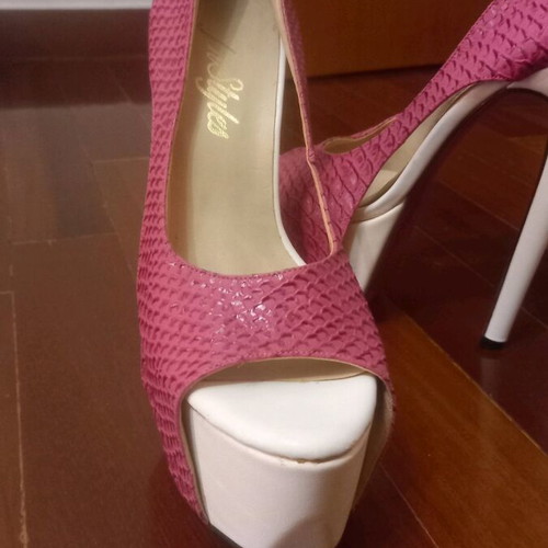 Fenstyle high heel shoes like new, 18 cm, leather snake details, white and pink