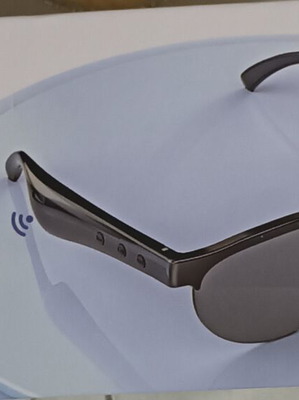Smart sunglasses like new with AI translator, Bluetooth and built-in speakers