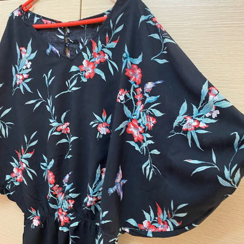 Zara viscose blouse new, size M, black and green