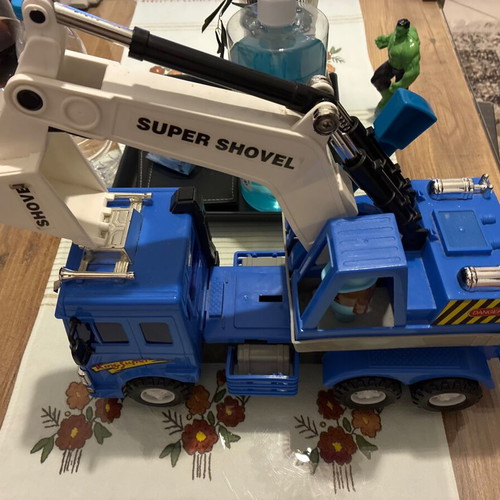 Toy Crane used with 360° rotating tower and lever control