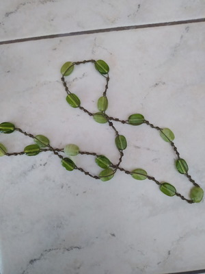 Long necklace green like new