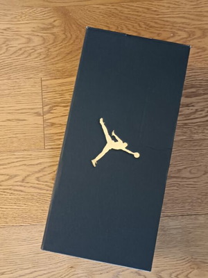 Nike Air Jordan Empty Box new with gold Jumpman logo