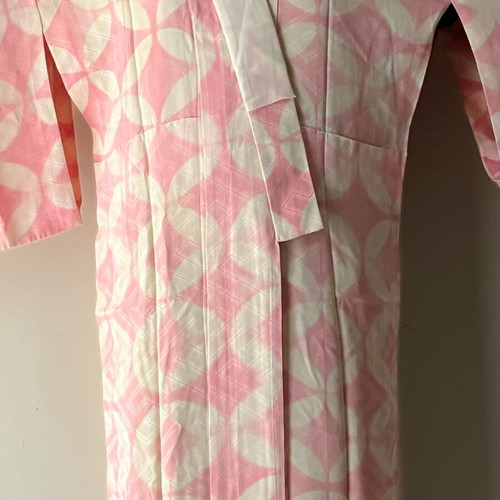 Women's pink kimono made of Japanese silk 125 cm used, with stain