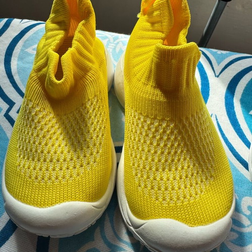 Nike kids athletic shoes like new, size 23, white and yellow