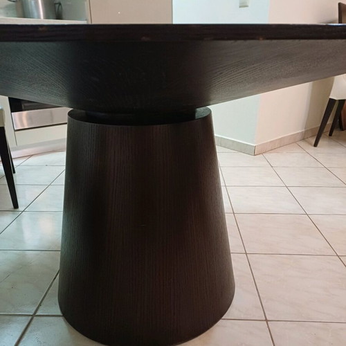 Rotonda table like new, oak wood wenge with bottle holder