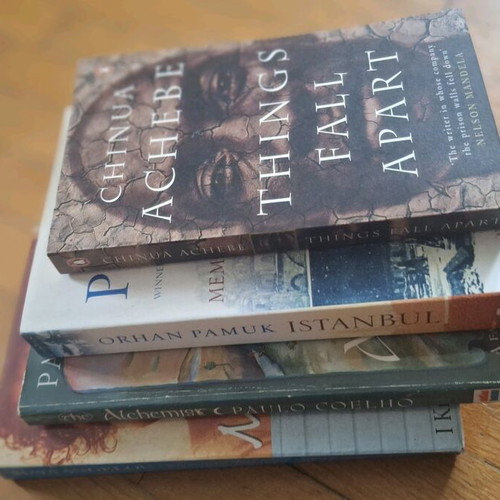 English books like new, pack of 4, history and adventure