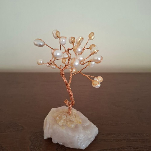 Decorative Feng Shui Tree of Life with Freshwater Pearls and Quartz Base like new