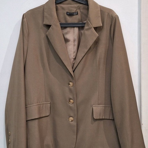Jacket size L in nice color