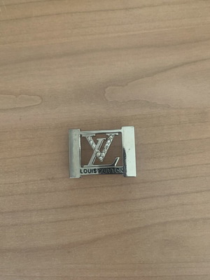 Louis Vuitton LV metal buckle with rhinestones like new, silver